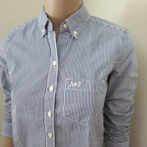 NWT Abercrombie Striped Button Down Shirt XS - Picture 3 of 5
